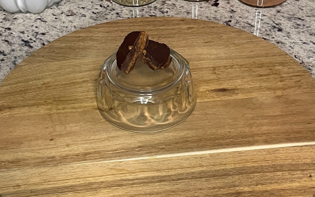 Homemade Peanut Butter Cups (Maple Syrup)